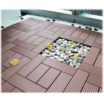 300 x 300 Wand-Bretterboden Redrose Diy Wpc dekorative Ineinander greifenplattform-Fliesen