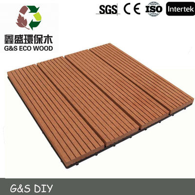 300 x 300 Wand-Bretterboden Redrose Diy Wpc dekorative Ineinander greifenplattform-Fliesen