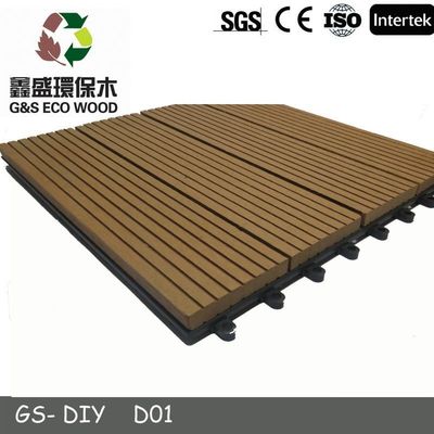 300 x 300 Wand-Bretterboden Redrose Diy Wpc dekorative Ineinander greifenplattform-Fliesen