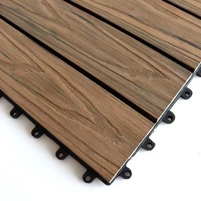 Grau 300 x 300mm WPC DIY Decking feuchtigkeitsfester Wpc-Wand-Umhüllungs-Innenraum